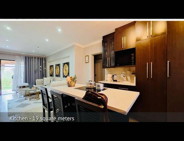 2 BEDROOM TOWNHOUSE FOR SALE IN PRIMROSE